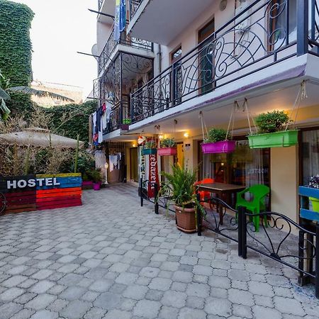 Batumi Surf Hostel Екстериор снимка